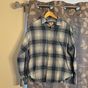 Levi's women’s Blue and White Plaid Casual bottom up Shirt